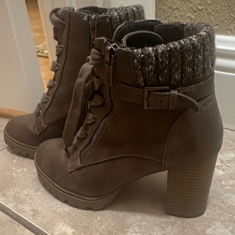 Report Brown Heeled Boots with Knit Cuff
